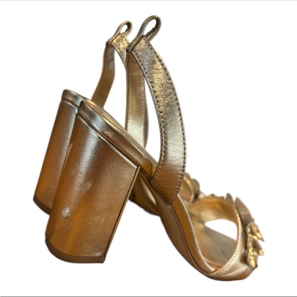 Lilly Pulitzer Elegant Gold Metallic Block Heel with Bow Embellishment Size 6 - Picture 2 of 8